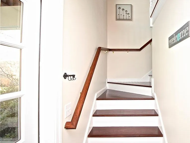 190 Coggeshall Ave — Photo 40