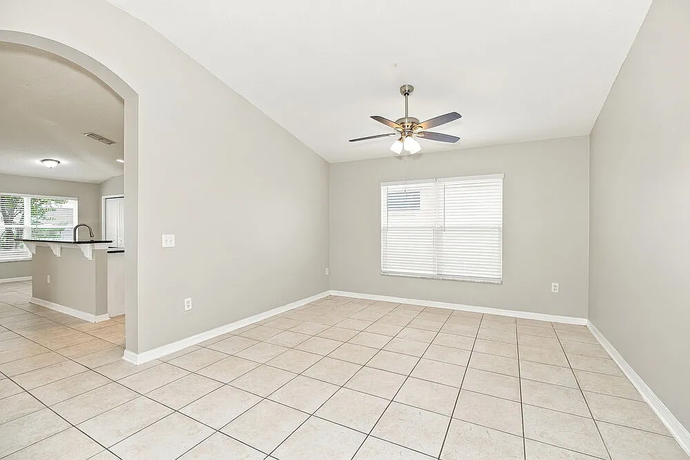 4 bed, 2.0 bath, 2014 sqft, $2,220 — Photo 3