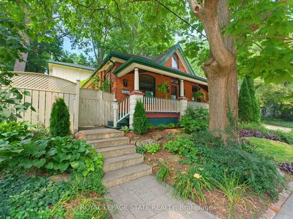 109 Victoria St, Dundas, ON L9H 2C1