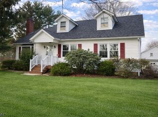 27 Union Rd, Clinton Town, NJ 08809