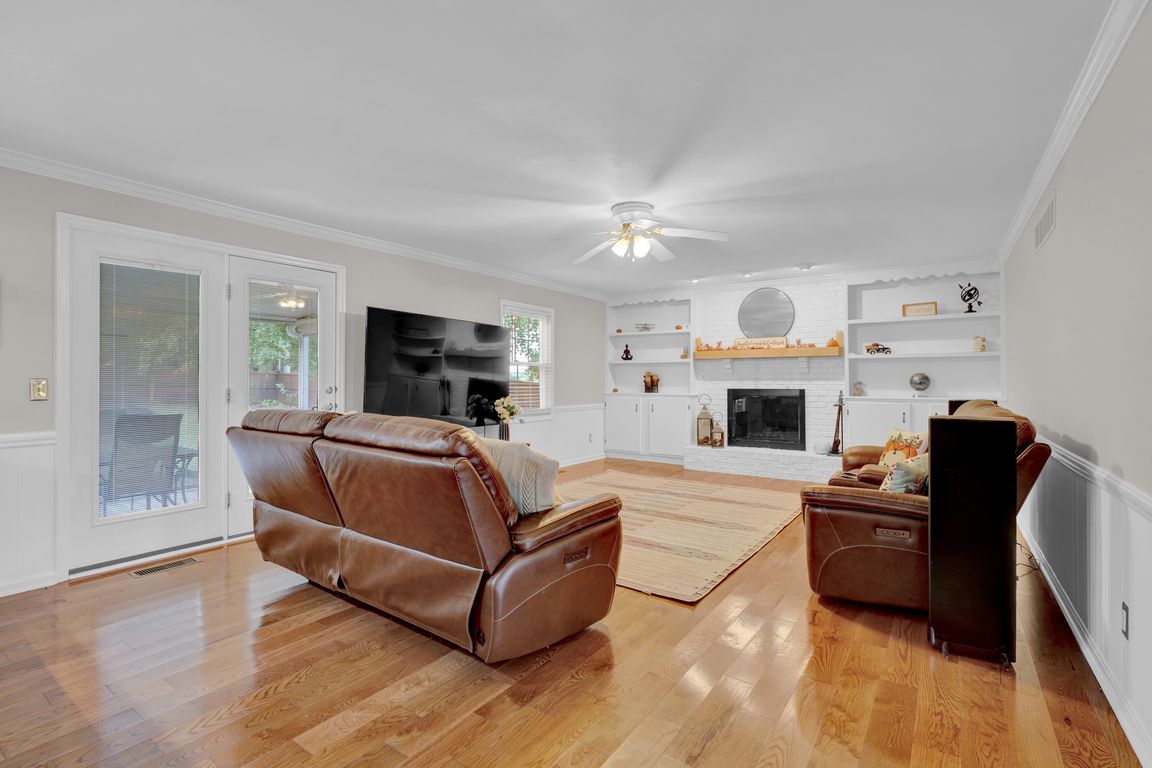 next background image