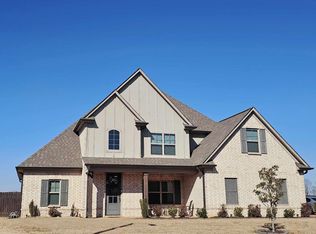 2074 Redwood Rd, Southaven, MS 38672