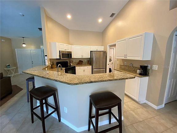 4th image of 2137 Villa Green Ave