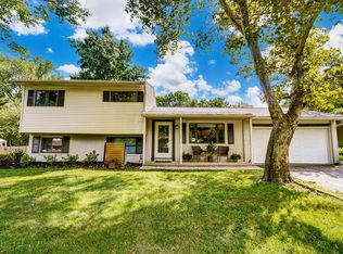 987 Larkstone Dr, Columbus, OH