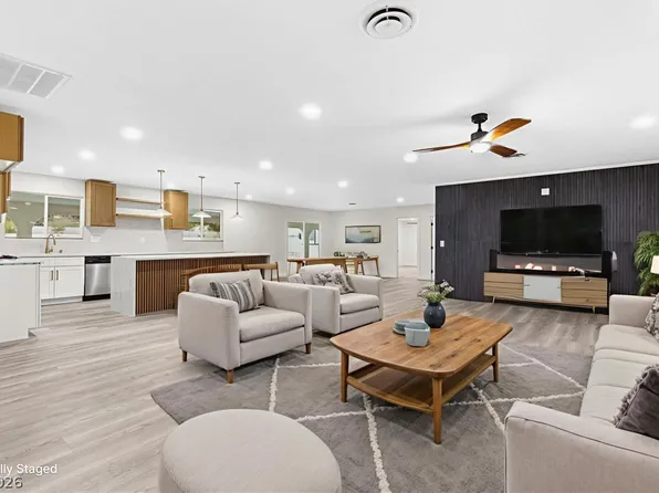 271 E Middleton Dr, Henderson, NV 89015