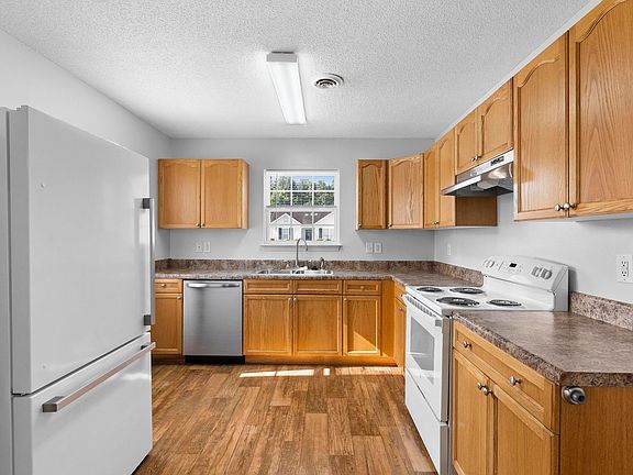 4th image of 1022 Ashland Way
