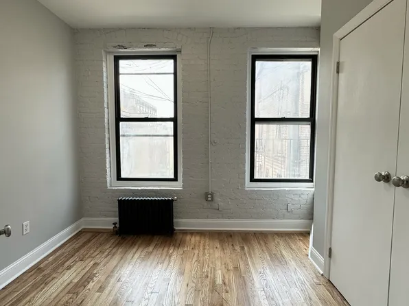 697 Tenth Avenue image 4 of 9