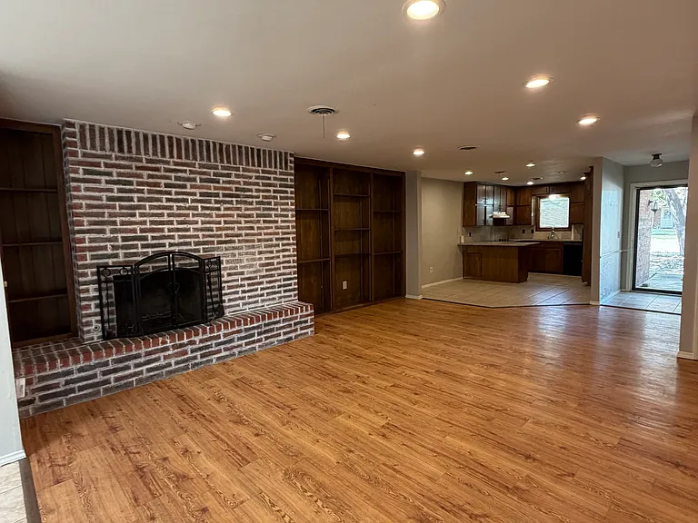 6705 Brandon Rd — Photo 2