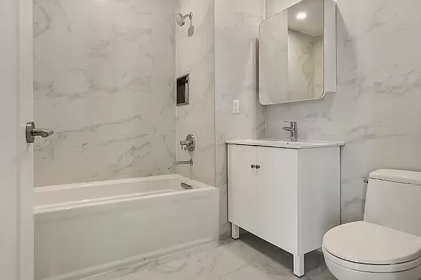 Rented by Bond New York | media 34