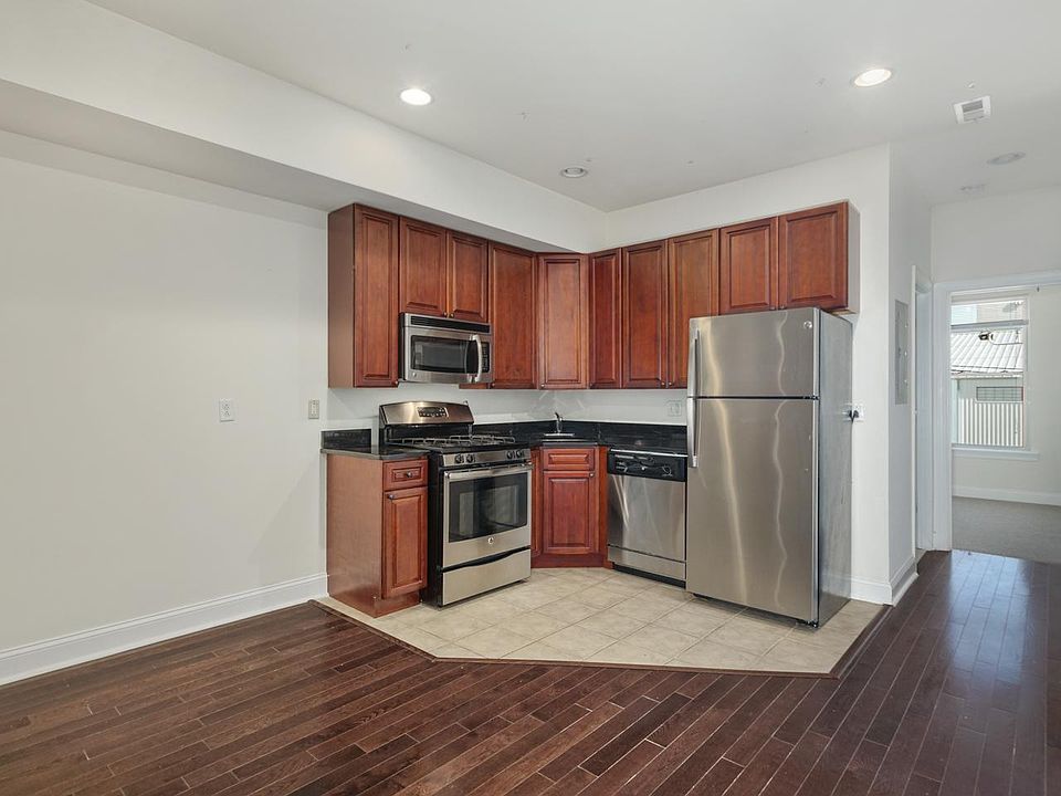 1st image of 1814 N 16th St #8