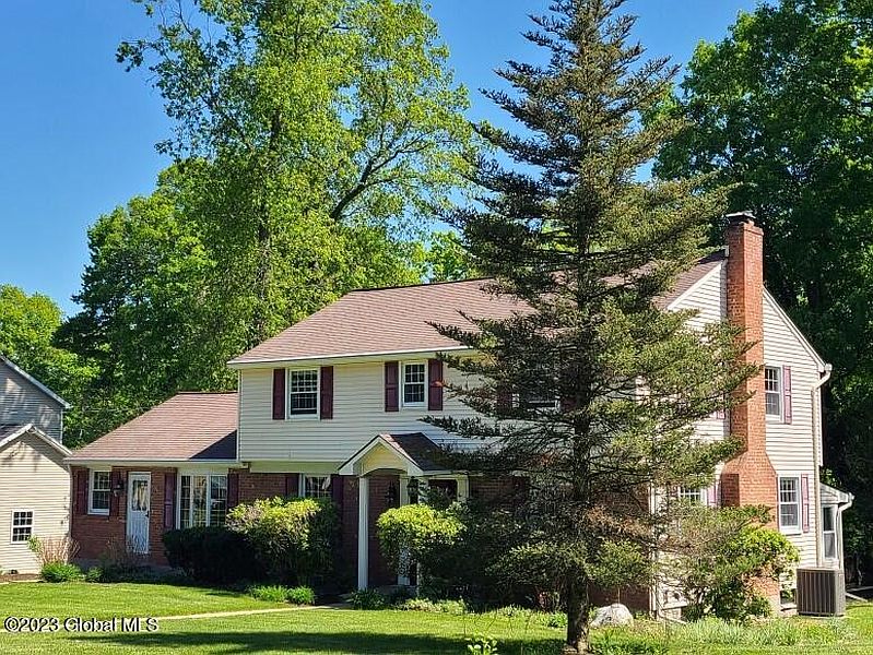 2nd image of 31 Country Club Drive