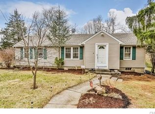 61 Walnut St, Monroe, CT 06468