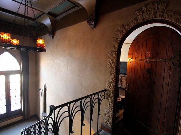4th image of 3028 James Ave S APT 2