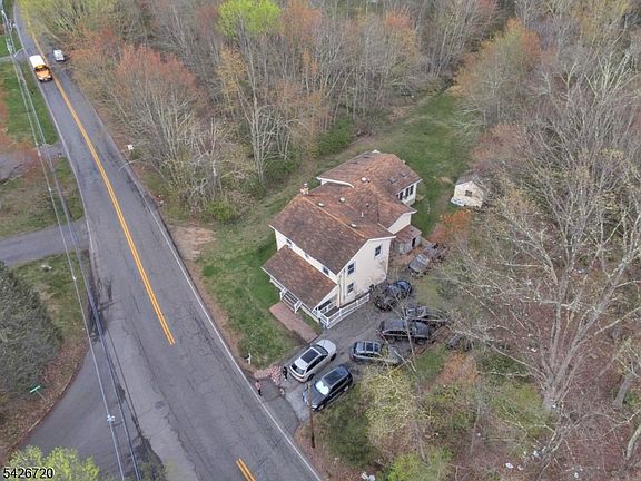 3rd image of 213 Sand Shore Rd