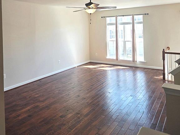 4th image of 48390 Sunburst Dr