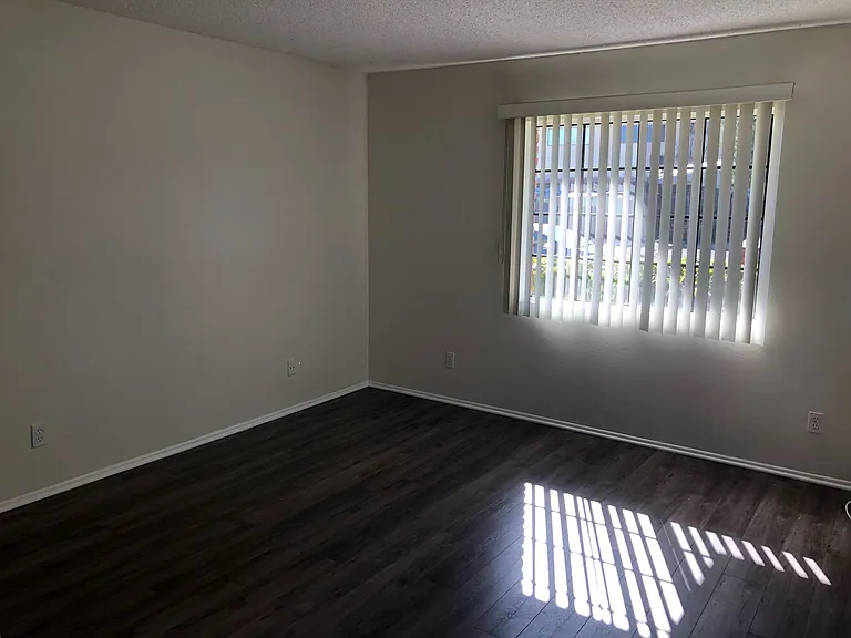 6400 Kraft Ave — Photo 7