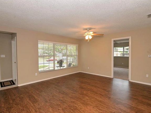 3rd image of 1155 Lancelot Way