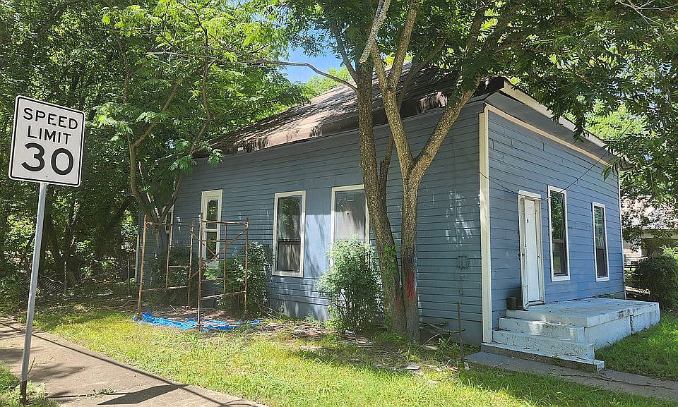 2nd image of 200 W Washington St