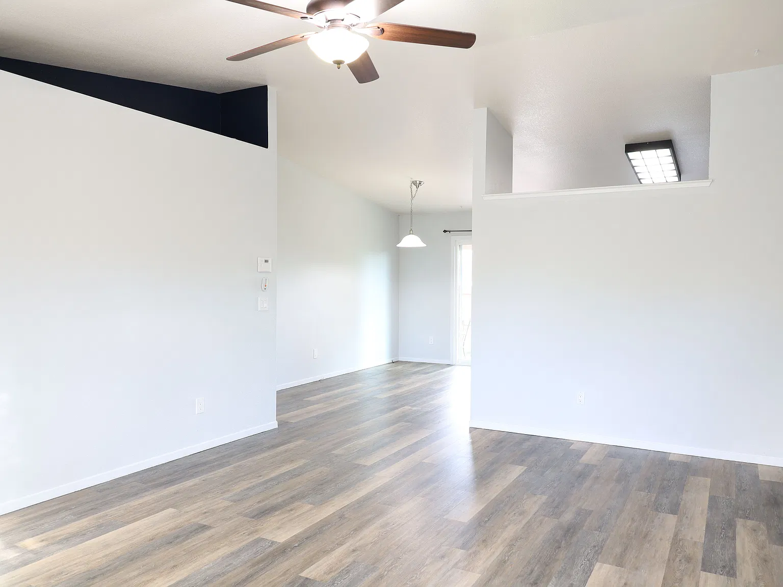 3 bed, 2.0 bath, 1304 sqft, $2,400 — Photo 1