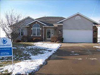 1st image of 408 Goldfinch Cir