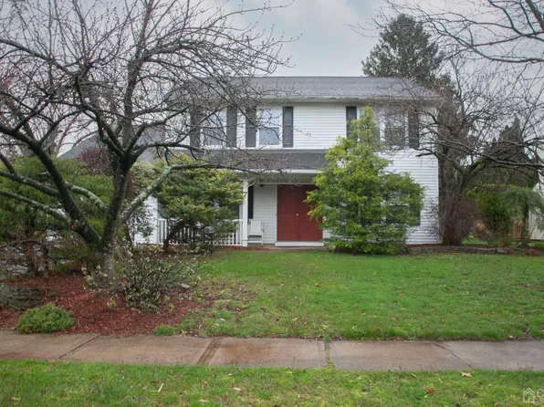 7 Woodbrooke Dr, Edison, NJ 08820