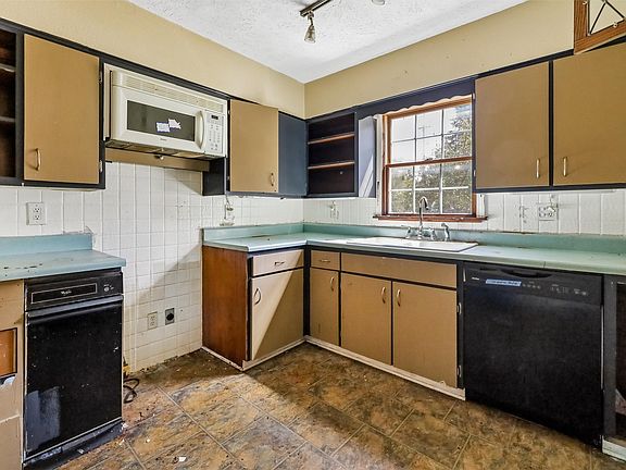 5th image of 101 Bell Ave