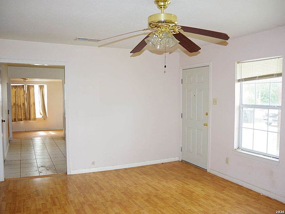 3rd image of 546 RICE RD