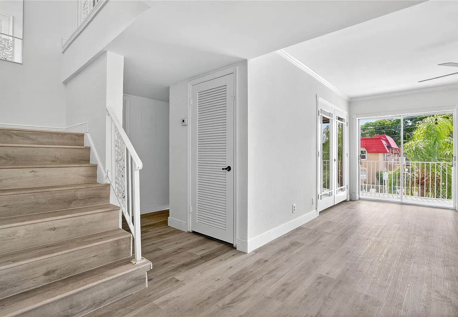 495 SE 8th St — Photo 3