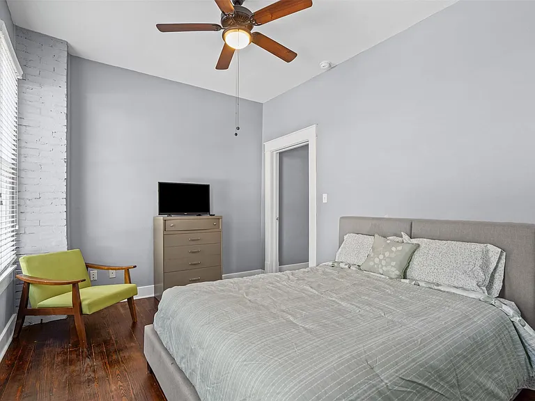301 S Edgefield Ave — Photo 17