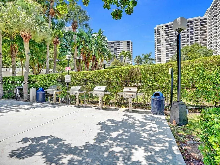 2500 Parkview Dr #1008 — Photo 41