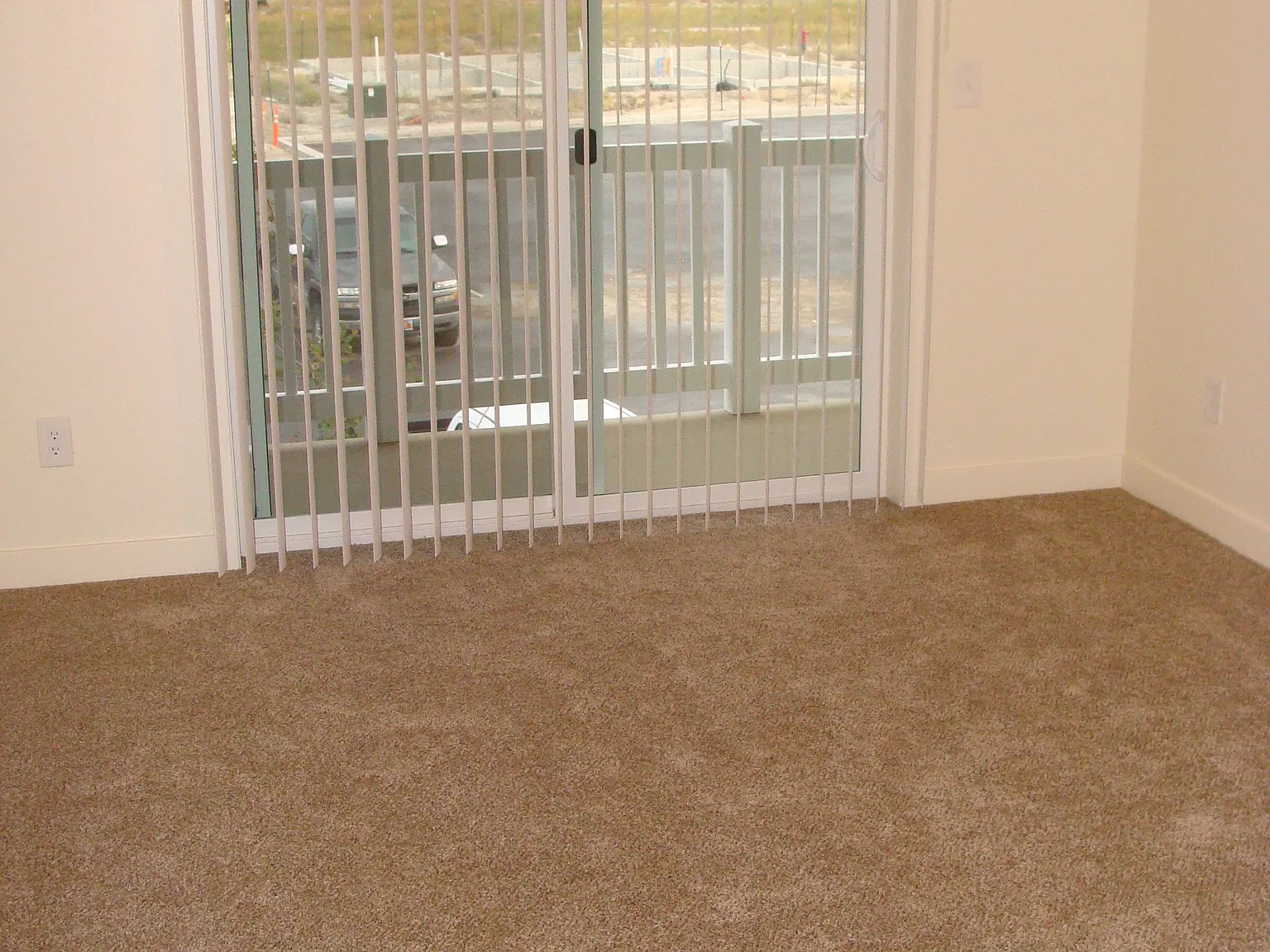 2 bed, 1.5 bath, 1017 sqft, $1,325 — Photo 4