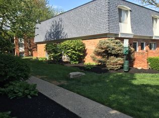 40 Sutton Pl, Cincinnati, OH 45230