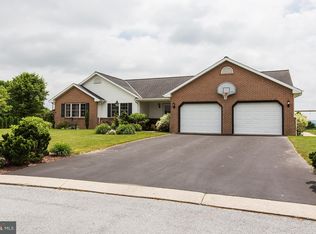 7 Honeybee Ct, Myerstown, PA 17067