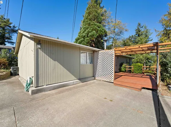 63603 4th Rd, Coos Bay, OR 97420