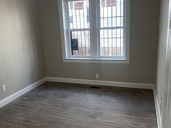 4th image of 408 Leslie St APT 2
