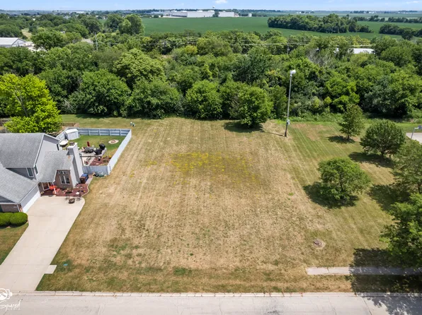276 N Walnut St, Manteno, IL 60950