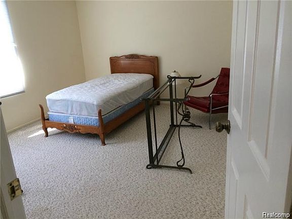 5th image of 8187 Grays Dr APT B4