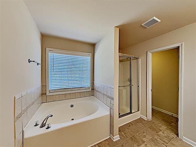 1st image of 3997 Cliffglen Ct NW