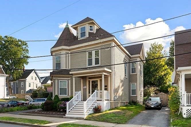 Listing photo 2