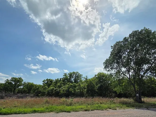 E Camelback Rd, Marlow, OK 73055