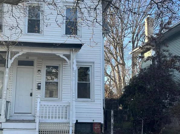 111 8th St, Salem, NJ 08079