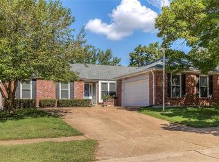 16486 Hollister Crossing Dr, Ballwin, MO