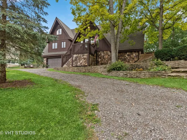 1015 Ravine Ave, McHenry, IL 60051