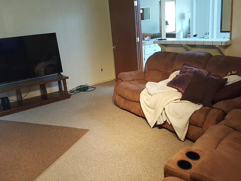 1340 Wood St — Photo 5