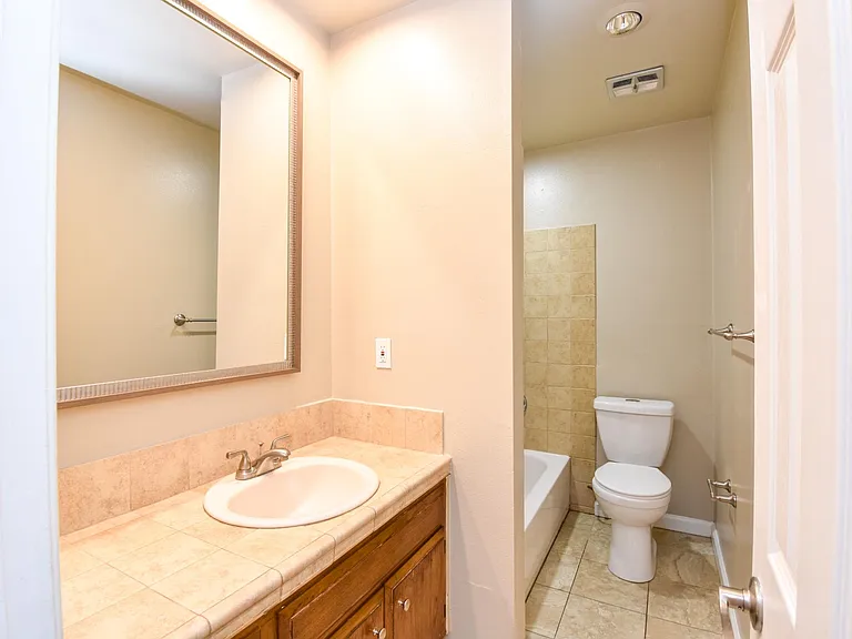Megan Court Apartments — Photo 25