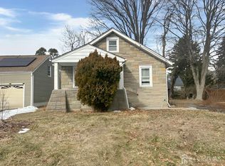 24 Keswick Ave, Ewing, NJ 08638