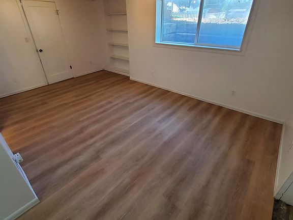 4th image of 138 E Crowley St