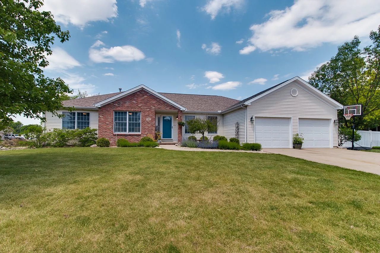 101 Dove Ct photo 1