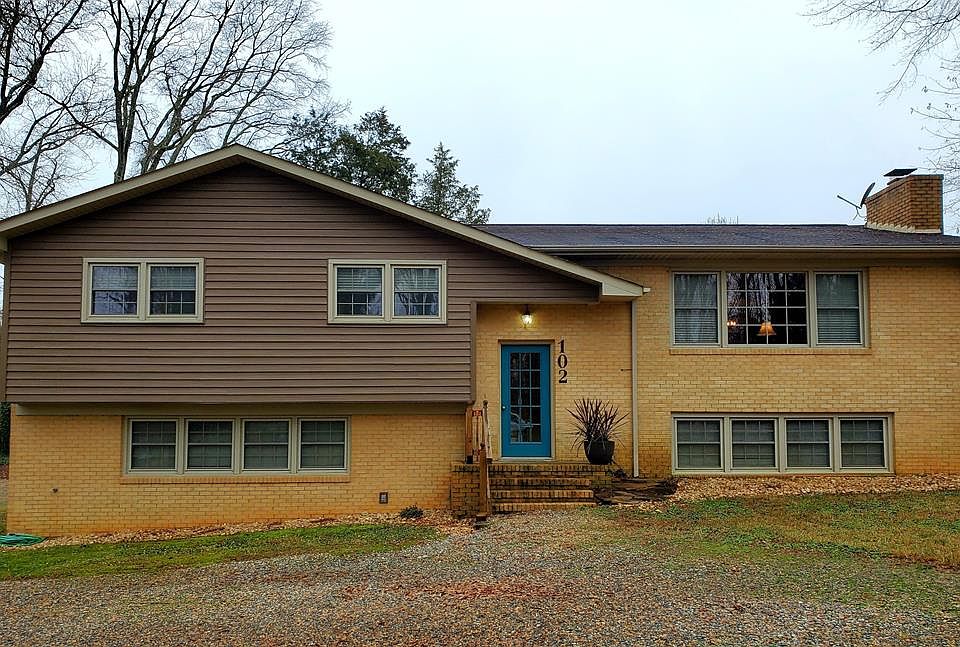 1st image of 102 Willow Oak Dr