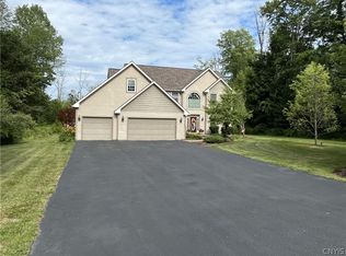 2388 Sourwood Dr, Phoenix, NY 13135